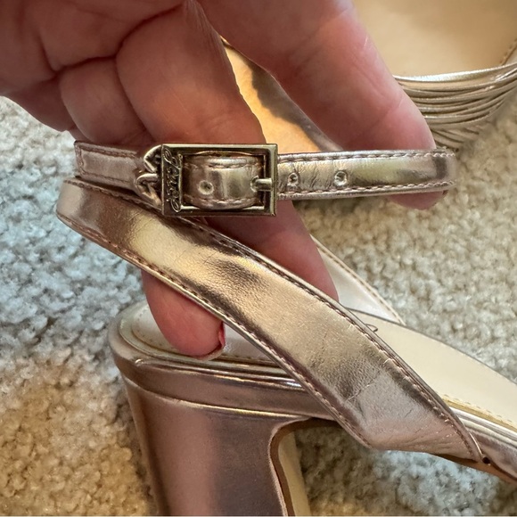 Jewel Badgley Mischka Women's Christen Knot Detail Block Heel Evening Sandals - Picture 9 of 9